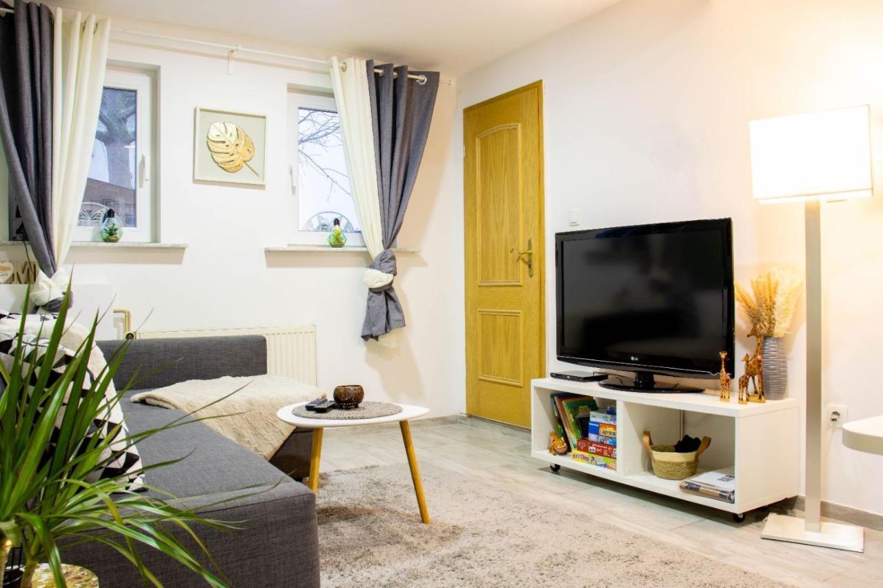 Kleine Gemuetliche Einliegerwohnung Mit Garten Und Pool 노드스템멘 외부 사진